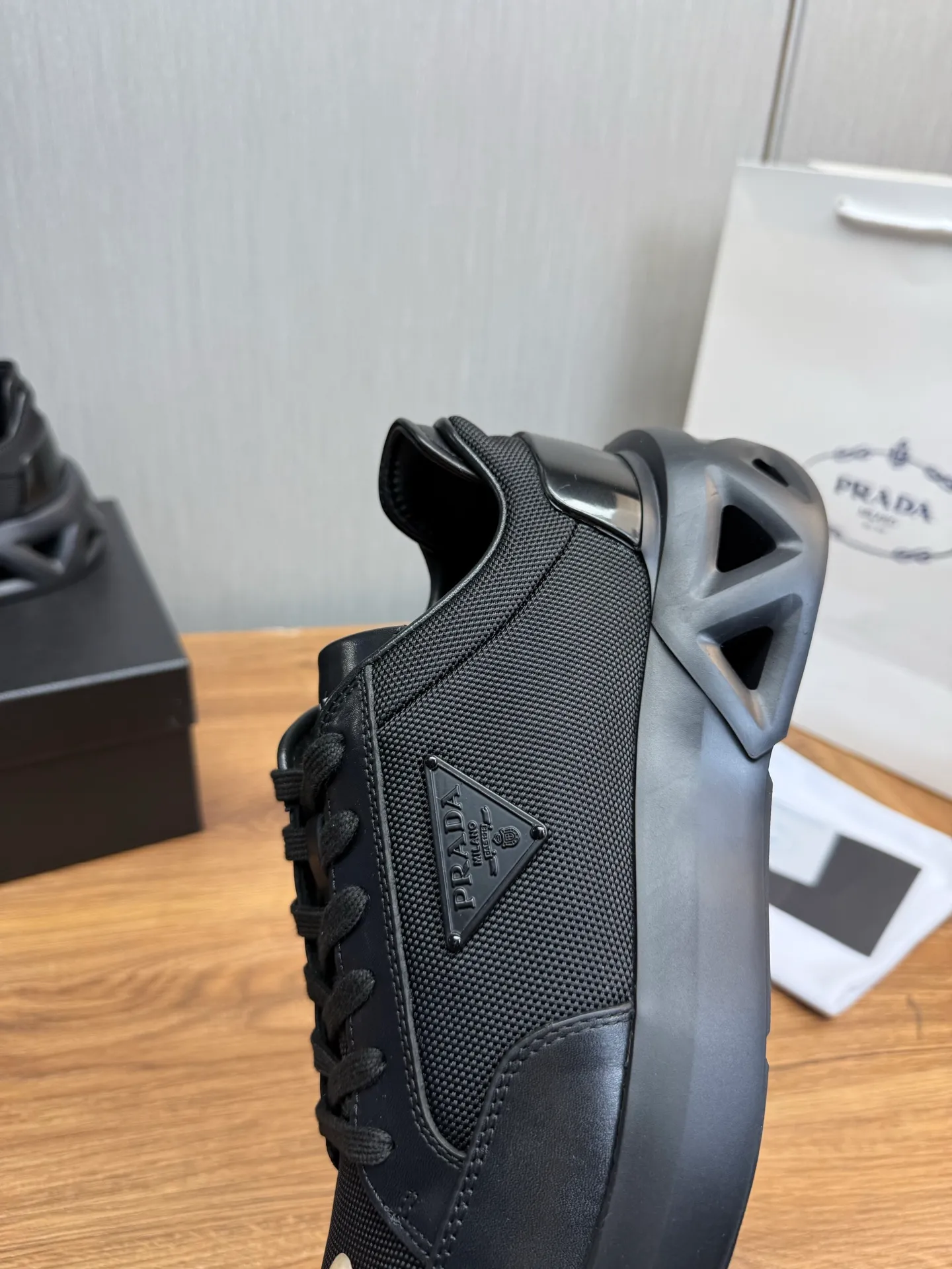 Men's shoes 💰760💰 [PRADA] New models synchronized with the official website, high-quality shipments ✔️Best sellers🔥 Original cowhide + cowhide lining, 1🆚1 replica, original original sole, 38-45 (men's 38.45 custom-made, non-refundable)